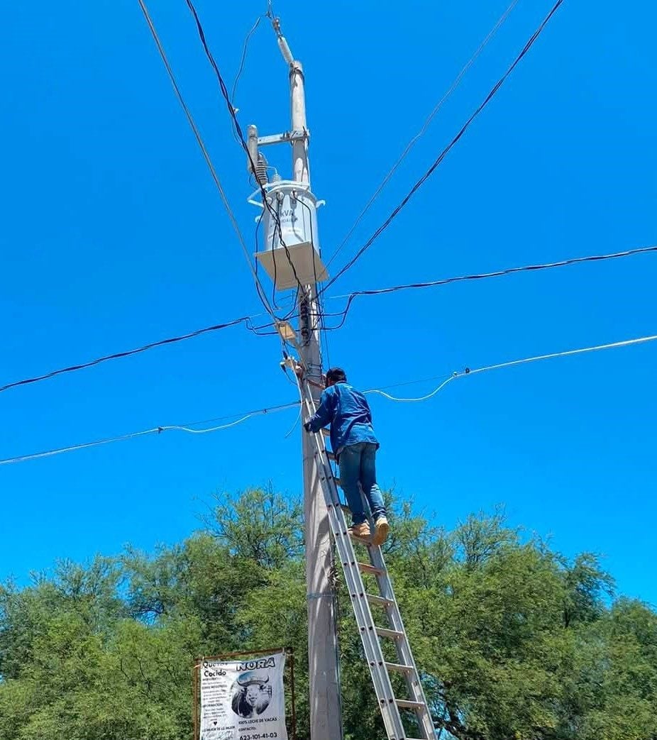 CONTINÚAN LOS TRABAJOS DE MANTENIMIENTO DEL ALUMBRADO PÚBLICO